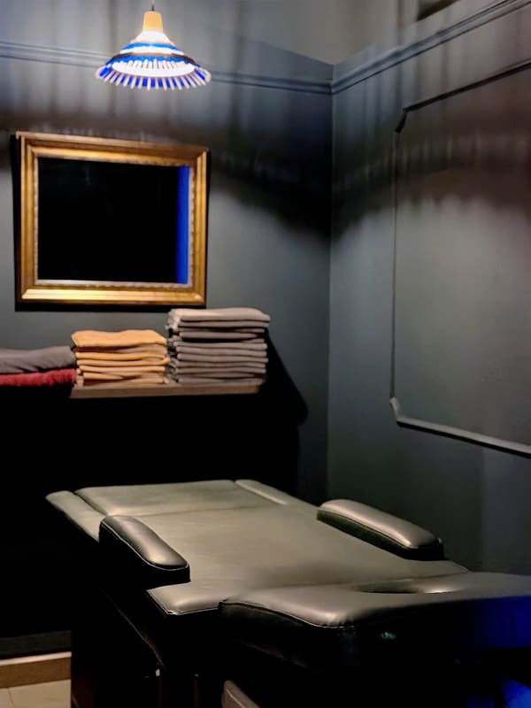 베트남 호치민 vip 럭셔리 이발소 의자 vietnam hochiminh hcm vip luxury barbershop
