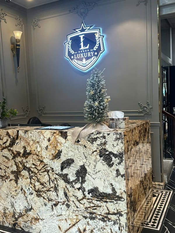 岘港Luxury按摩外观照片