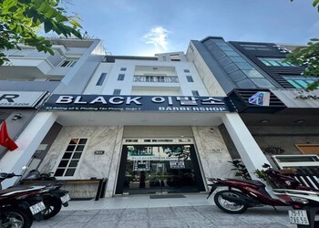胡志明Black理发店外观